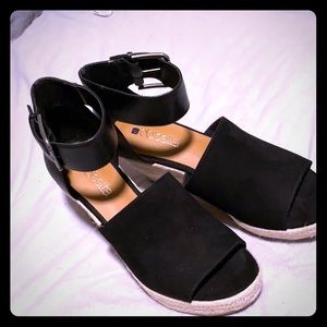 Women wedge sandals